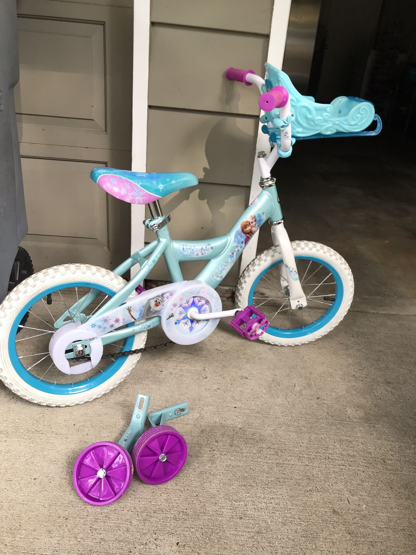 Frozen 12” Bike with training wheels