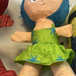 Piñatas de varios temas