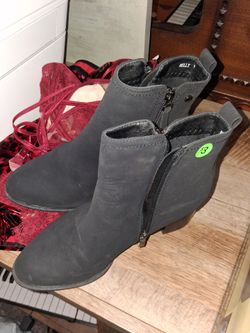 Bella Hanna Black Shoes Size 8