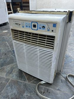 Window AC - Frigidaire 8 BTU
