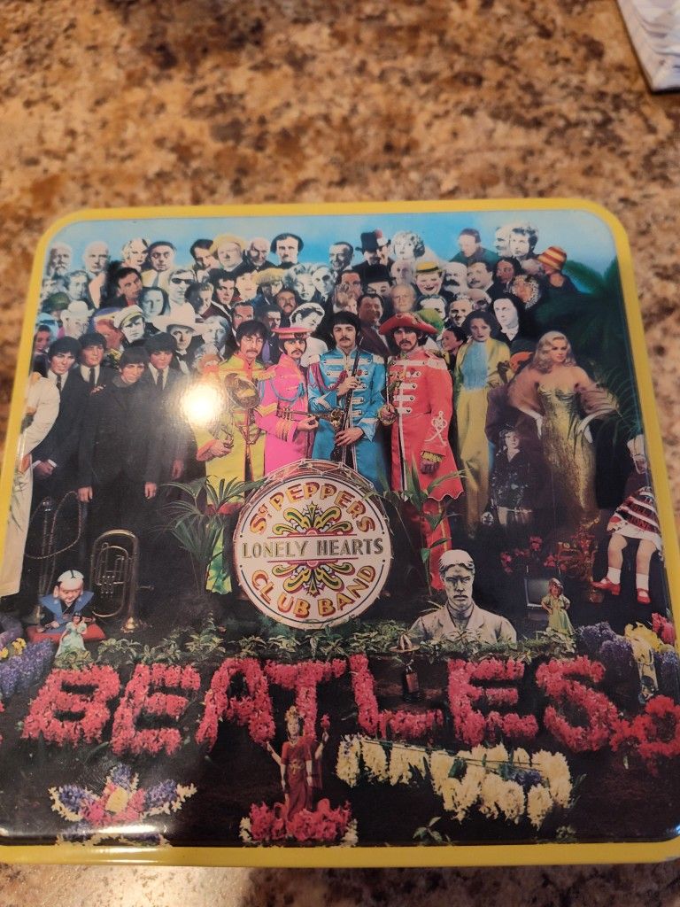 Beatles Sgt Peppers Lonely Hearts Club Band Puzzle 