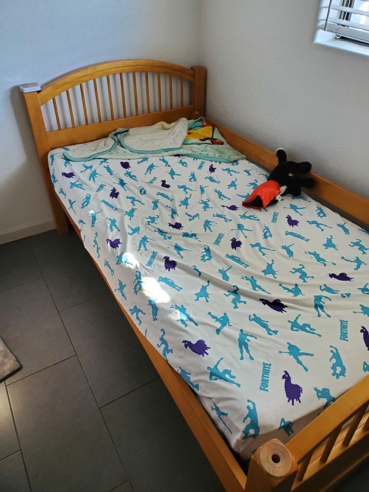 Kids twin bed