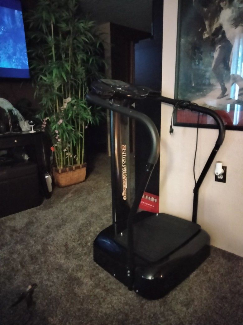 Like New Zelus Fit Massage