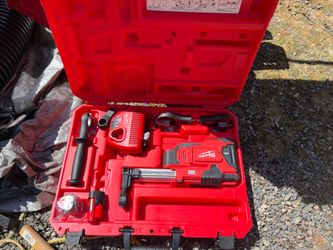 Milwaukee M12 HammerVac 2306-22 Universal Dust Extractor Kit Complete