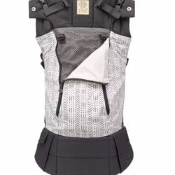 Lillebaby 6in1 Carrier Retails $116