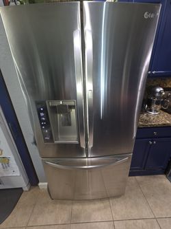 LG LFXS30766S French Door Refrigerator 30 cu ft