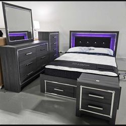 Lodanna Gray 4 Pieces Bedroom Set 