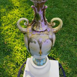 Exquisite Hand Painted Gilded Japanese Vase