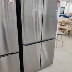 New Samsung - 23 cu. ft. 4-Door Flex French Door Counter Depth Smart Refrigerator with Beverage Cent