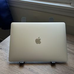 Apple MacBook Air M1 (2020) – 13” Retina, 8GB RAM, 256GB SSD – Excellent Condition