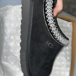 Black Uggs 