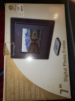 7" digital picture frame with remote