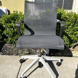 Authentic Herman miller Setu office chair