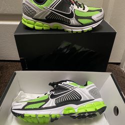 Nike Zoom Vomero 5 (Band New Mans Sizes 8)