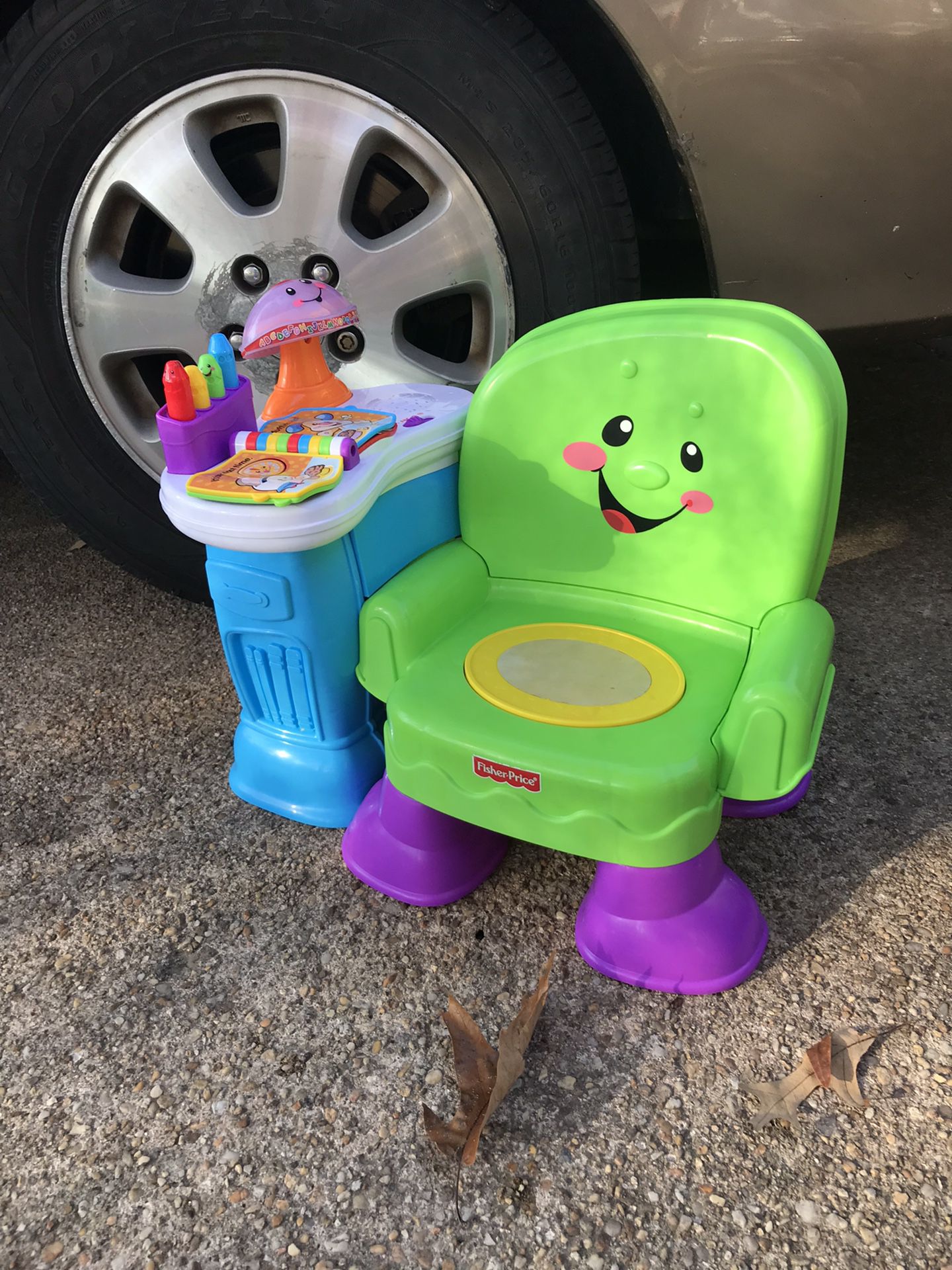 Nice Toddlers Activity Chair Desk With Sounds Only $20