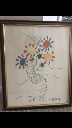 Art work, decor, paintings, photos.