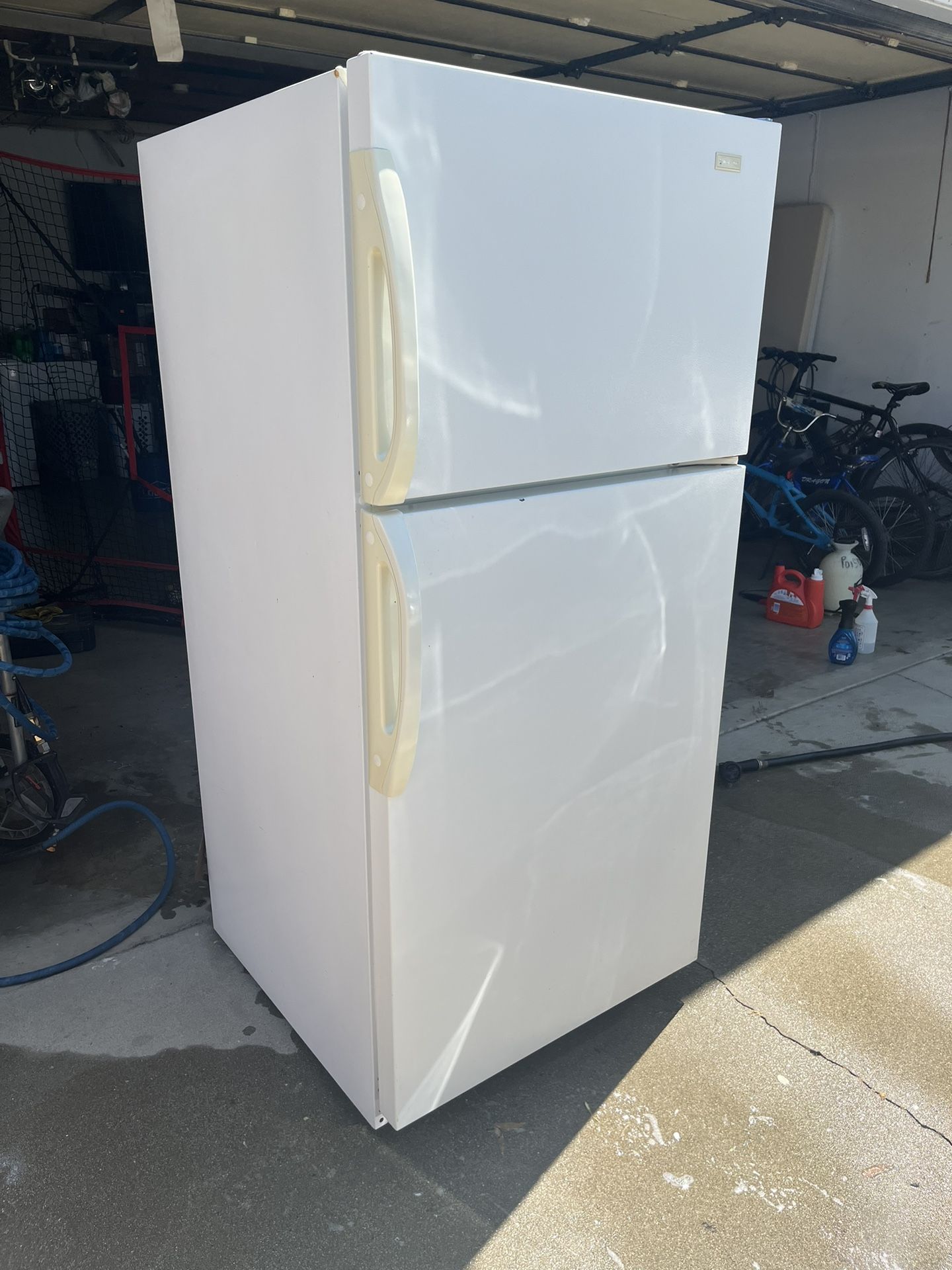 Magic chef Refrigerator