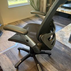 Ergonomic Mesh Office Chair