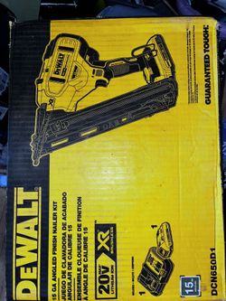 DEWALT 20V MAX XR Lithium-Ion Cordless 2-1/2 in. 15-Gauge Finish Nailer Kit with 2.0Ah Battery, Charger and Contractor Bag