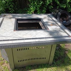 Good For Outdoors Comes With Propane Bottle Missing One Door