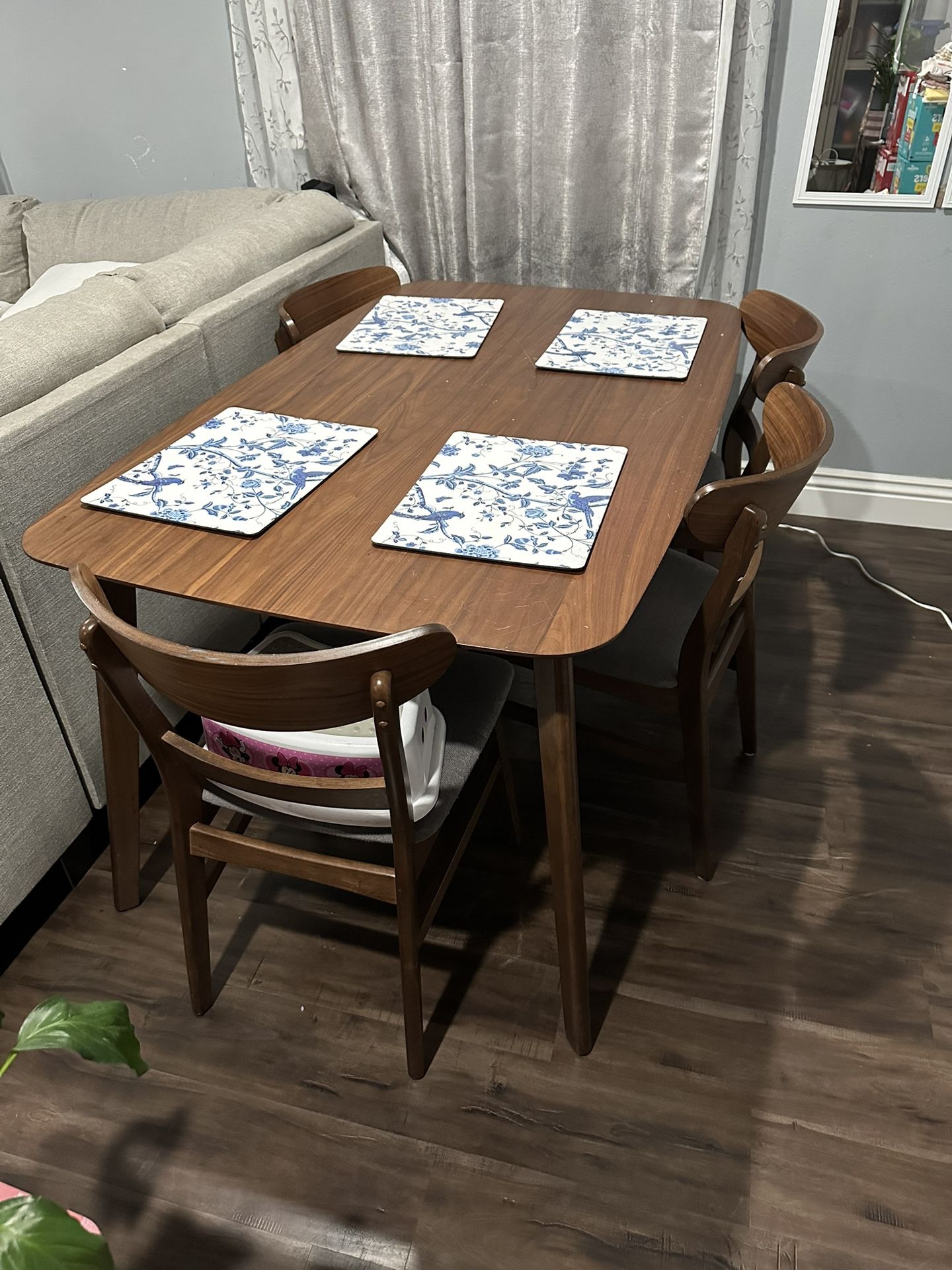 Dining Table (4seats) 