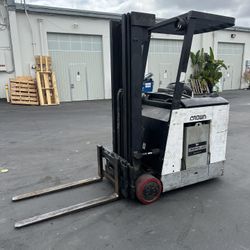 Electric Standup Forklift