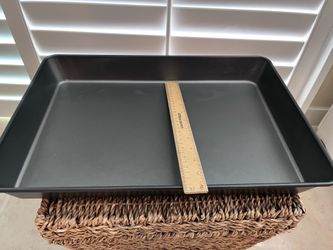 In San Marcos - new baking pans, rectangle and square