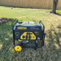 Like New  Champion 7850 Watts generator working very well gasoline and propane gas 