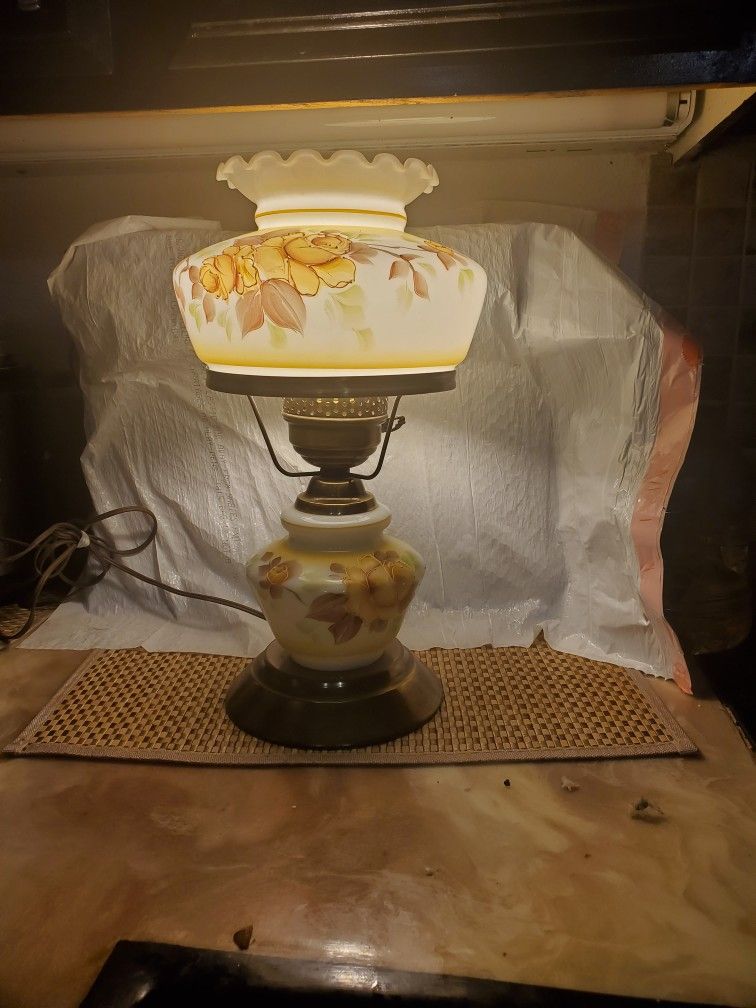 vintage 1973 floral lamp