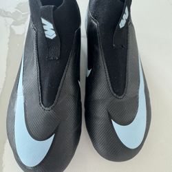 Nike Mercurial Soccer Cleats And Turf 3.5 Kids (2 Pair)