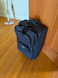 Free Carryon Roller Bag