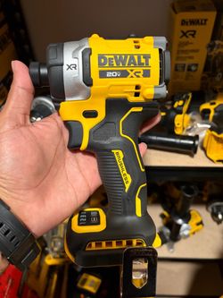 DeWalt 20V XR Brushless Impact Driver DCF860(tool only no pila)