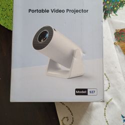 Wimus Model S27 portable video projector Obo 