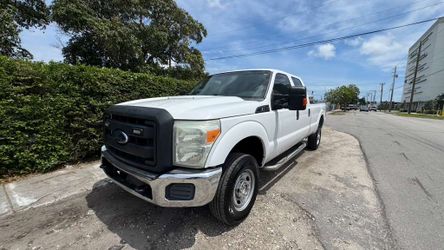2016 Ford F350 Super Duty Crew Cab XL Pickup 4D 8 ft