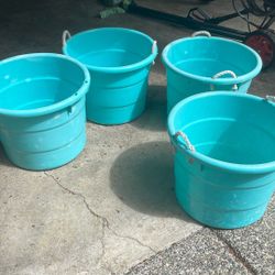 4 Big Tubs
