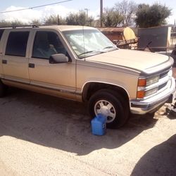 2000 Chev Suburban 