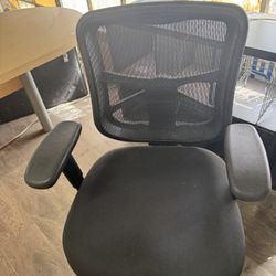 Desk Chairs 