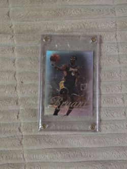 KOBE BRYANT CARD HOLO RARE SILVER FOIL INSERT AUTHENTIC SKYBOX LAKERS JERSEY #8
