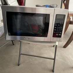 Magic Chef Countertop Microwave 