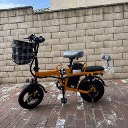 Folding electric bicycle