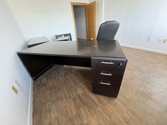 Office Desk. 35’’-71’’