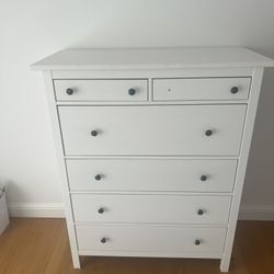 Modern White 5-Drawer Dresser