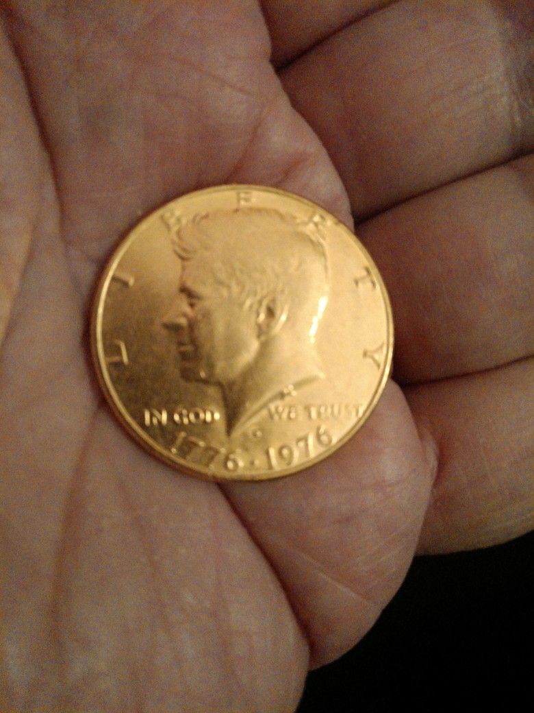 Vintage 1976 Golden Kennedy Bicentennial Half Dollar Coin