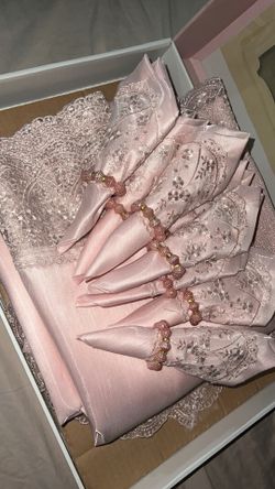 pink table cloth !