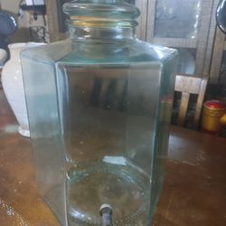GLASS DRINK DISPENSER