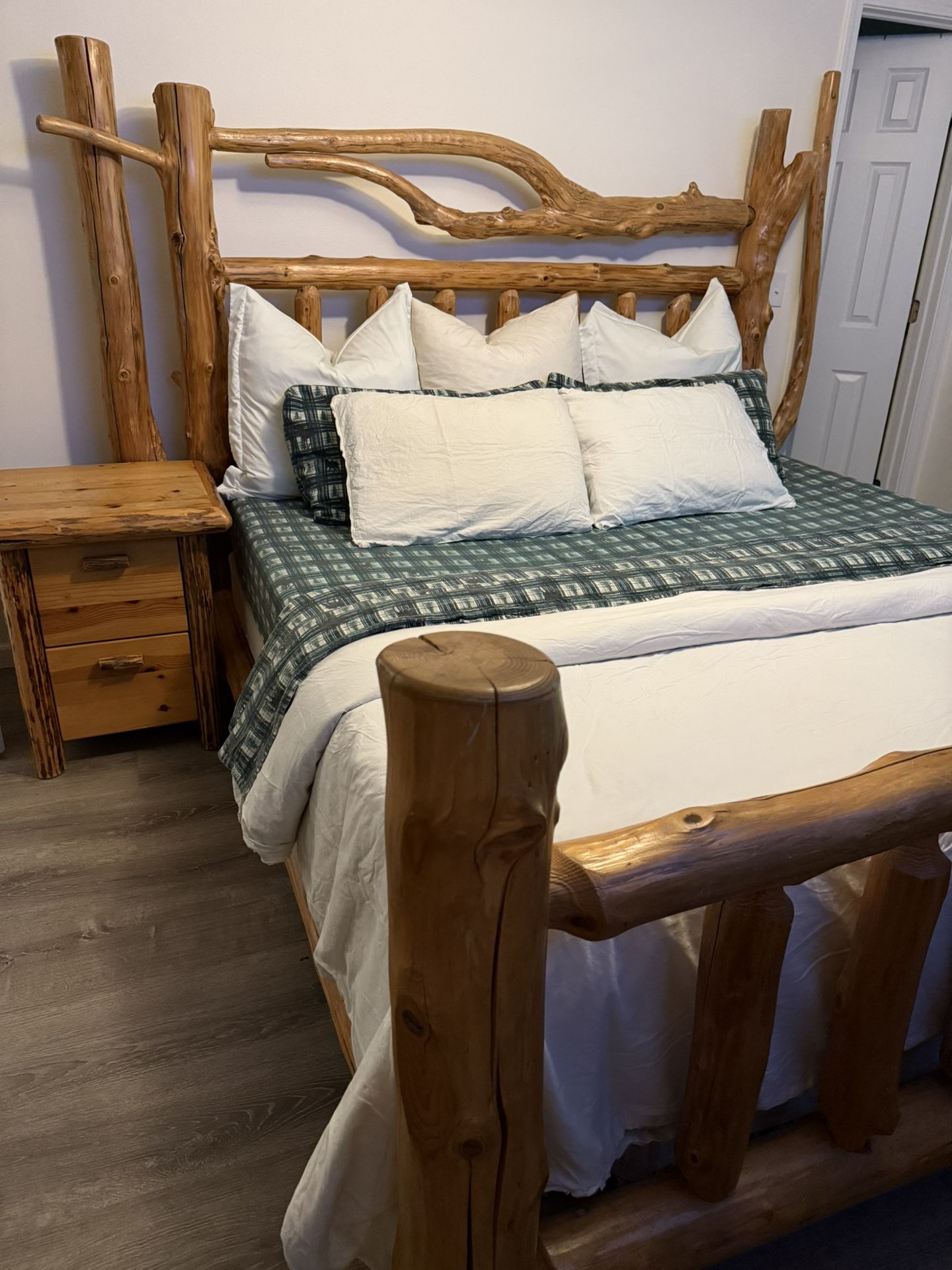 Handcrafted Beautiful Rustic Wooden Bed