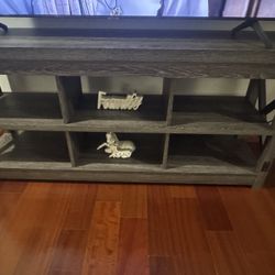 TV Stand / Entertainment Center 