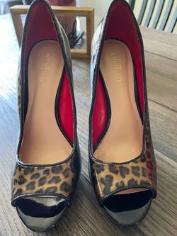 NINE & CO size 7M Leopard peep toe heels used