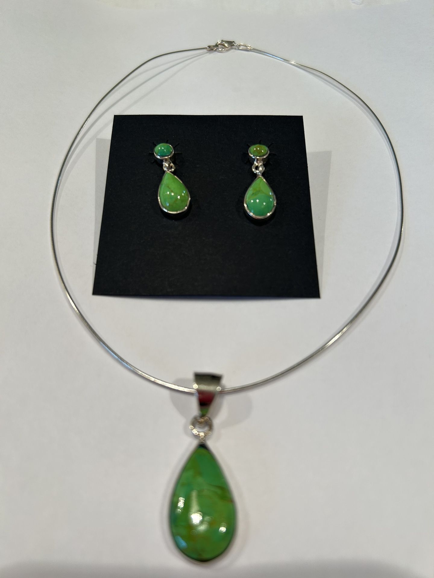 Mohave Green turquoise Pendant, Earrings And Chain
