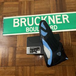 Air Jordan 14 retro black university blue size 7Y
